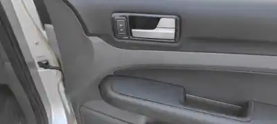 Veículo de Sucata ford focus berlina (cap) ambiente (d) do ano 2006 alimentado hwda