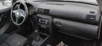 Sloopvoertuig seat leon (1m1) last edition van het jaar 2001 aangedreven azd