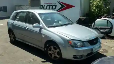 Veicolo di demolizione KIA CERATO 2.0 EX CRDi Berlina dell'anno 2005 alimentato D4EA