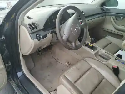 Veículo de Sucata audi a4 berlina (8e) 1.9 tdi (96kw) do ano 2002 alimentado awx