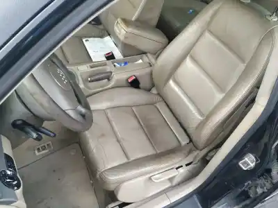 Veículo de Sucata audi a4 berlina (8e) 1.9 tdi (96kw) do ano 2002 alimentado awx