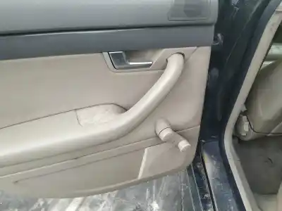 Veículo de Sucata audi a4 berlina (8e) 1.9 tdi (96kw) do ano 2002 alimentado awx