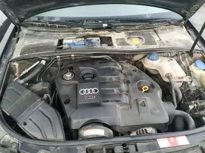 Veículo de Sucata audi a4 berlina (8e) 1.9 tdi (96kw) do ano 2002 alimentado awx