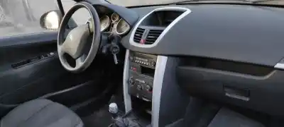 Veículo de Sucata peugeot 207 confort do ano 2011 alimentado 8hrdv4td