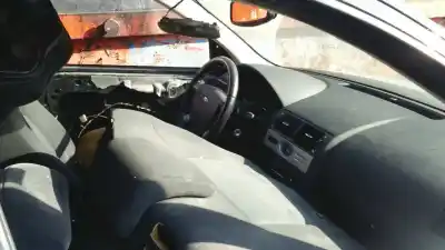 Vehicul casat ford mondeo berlina (ge) ambiente al anului 2005 alimentat hjbb