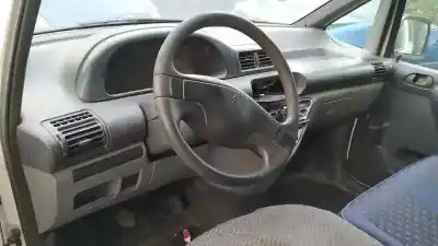 Veículo de Sucata citroen jumpy combi confort (5/6 plazas) do ano 2002 alimentado rhx