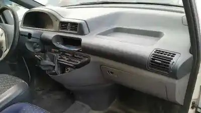 Veículo de Sucata citroen jumpy combi confort (5/6 plazas) do ano 2002 alimentado rhx