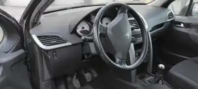 Veículo de Sucata peugeot 207 confort do ano 2008 alimentado 8fs