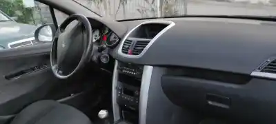 Veículo de Sucata peugeot 207 confort do ano 2008 alimentado 8fs