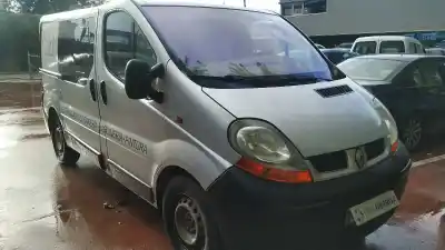 Veículo de Sucata RENAULT TRAFIC COMBI (AB 4.01) 6 - plazas (L2H1) acristalado parcial 2.9t Combi largo do ano 2003 alimentado F9QU7