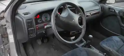 Veículo de Sucata citroen xantia berlina 1.9 td sx do ano 2003 alimentado dhx