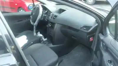 Veículo de Sucata peugeot 207 xs do ano 2007 alimentado kfvtu3a