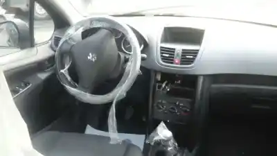 Veículo de Sucata peugeot 207 xs do ano 2007 alimentado kfvtu3a
