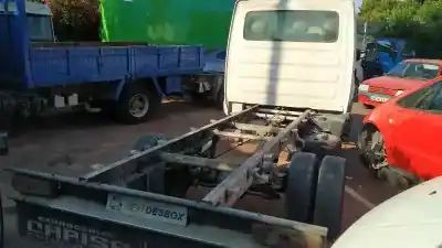 Sloopvoertuig renault mascott 2.8 diesel van het jaar 2004 aangedreven s9w