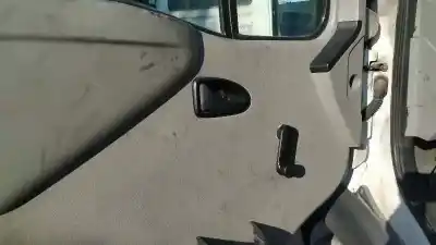 Sloopvoertuig renault mascott 2.8 diesel van het jaar 2004 aangedreven s9w