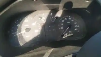 Sloopvoertuig renault mascott 2.8 diesel van het jaar 2004 aangedreven s9w