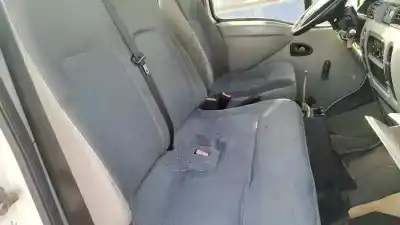 Sloopvoertuig renault mascott 2.8 diesel van het jaar 2004 aangedreven s9w