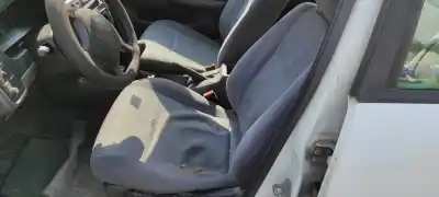 Veículo de Sucata nissan primera berlina (p11) 2.0 navigation do ano 1996 alimentado ga16