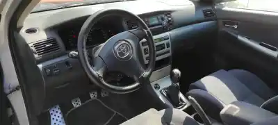 Veículo de Sucata toyota corolla (e12) 2.0 d-4d linea luna berlina do ano 2002 alimentado 1cdftv