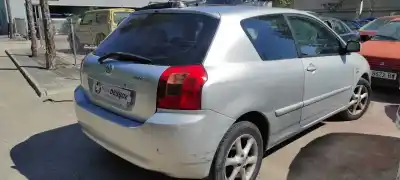 Veículo de Sucata toyota corolla (e12) 2.0 d-4d linea luna berlina do ano 2002 alimentado 1cdftv