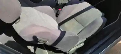 Veículo de Sucata toyota corolla (e12) 2.0 d-4d linea luna berlina do ano 2002 alimentado 1cdftv