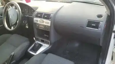 Sloopvoertuig ford mondeo berlina (ge) ambiente plus van het jaar 2006 aangedreven qjbb