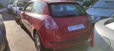 Veículo de Sucata fiat stilo multi wagon (192) 1.6 16v do ano 2003 alimentado 182b6000