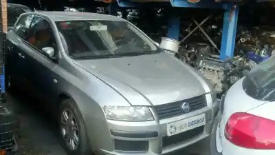 Veículo de Sucata FIAT STILO MULTI WAGON (192) 1.6 16V do ano 2002 alimentado 182B6000