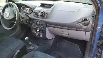 Sloopvoertuig renault clio iii 1.5 dci diesel cat van het jaar 2006 aangedreven k9kt7