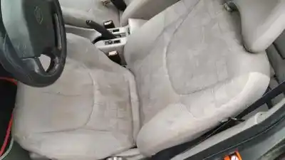 Veículo de Sucata nissan primera berlina (p11) 2.0 navigation do ano 2000 alimentado cd20t