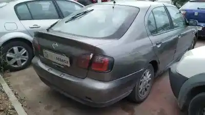 Veículo de Sucata nissan primera berlina (p11) 2.0 navigation do ano 2000 alimentado cd20t