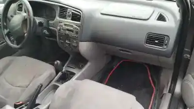 Veículo de Sucata nissan primera berlina (p11) 2.0 navigation do ano 2000 alimentado cd20t