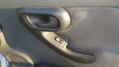 Sloopvoertuig opel combo tour van het jaar 2003 aangedreven y17dtl