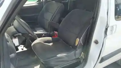 Sloopvoertuig peugeot partner (s2) combiespace pack cd van het jaar 2005 aangedreven rhydw10td