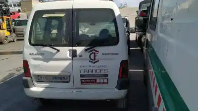 Sloopvoertuig peugeot partner (s2) combiespace pack cd van het jaar 2005 aangedreven rhydw10td