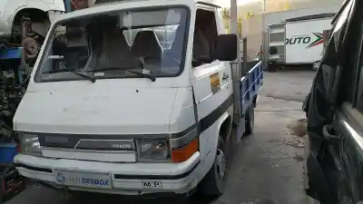 Véhicule à la ferraille nissan trade 3.0 diesel de l'année 1991 alimenté a428