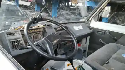 Véhicule à la ferraille nissan trade 3.0 diesel de l'année 1991 alimenté a428