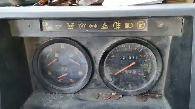 Véhicule à la ferraille nissan trade 3.0 diesel de l'année 1991 alimenté a428