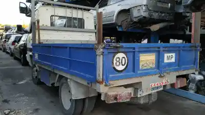 Véhicule à la ferraille nissan trade 3.0 diesel de l'année 1991 alimenté a428