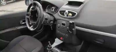 Scrapping Vehicle renault clio iii imusic confort dynamique of the year 2006 powered k4jg7