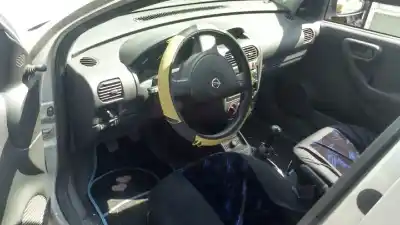 Veicolo di demolizione opel corsa c blue line dell'anno 2004 alimentato z13dt