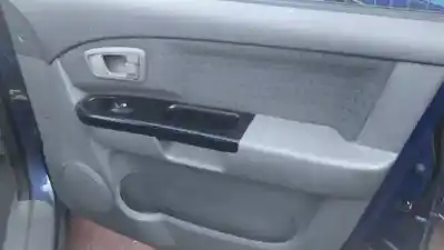 Veículo de Sucata kia carens 2.0 turbodiesel cat do ano 2003 alimentado d4ea