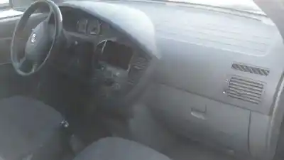 Veículo de Sucata kia carens 2.0 turbodiesel cat do ano 2003 alimentado d4ea