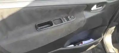 Vehicul casat peugeot 207 confort al anului 2006 alimentat 8hz