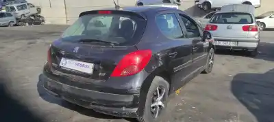 Vehicul casat peugeot 207 confort al anului 2006 alimentat 8hz