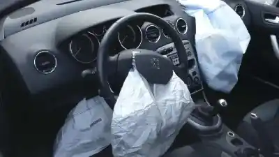 Veículo de Sucata peugeot 308 1.6 16v do ano 2008 alimentado 5fw