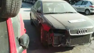 Vehicul casat AUDI A4 BERLINA (8E) 2.5 TDI al anului 2004 alimentat ABF