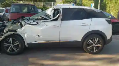 Veículo de Sucata peugeot 3008 allure do ano 2018 alimentado yh01