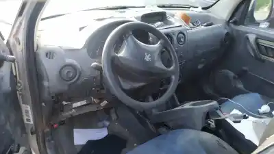 Veículo de Sucata peugeot partner (s2) 1.9 diesel do ano 2005 alimentado wjydw8b