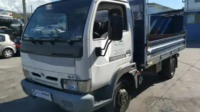 Veicolo di demolizione nissan cabstar e dell'anno 2001 alimentato bd30